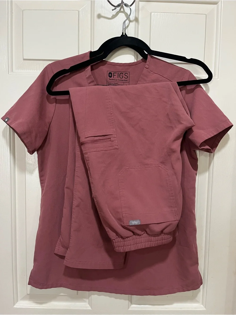 FIGS Women's Scrub Set in Mauve. Small Top/ Medium Petite Pants